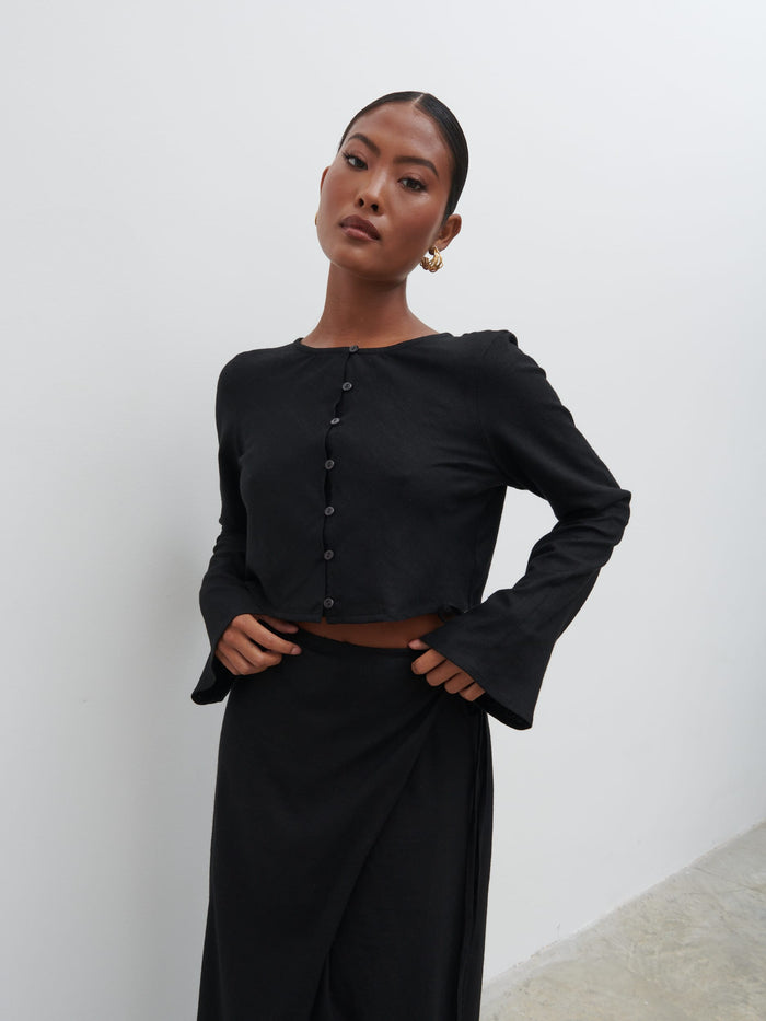Elle Is 5'3" & Wears Size UK 8|Abigail Button Front Linen Blouse - Black