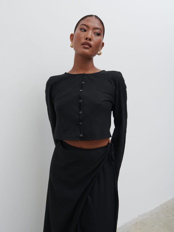 Elle Is 5'3" & Wears Size UK 8|Abigail Button Front Linen Blouse - Black