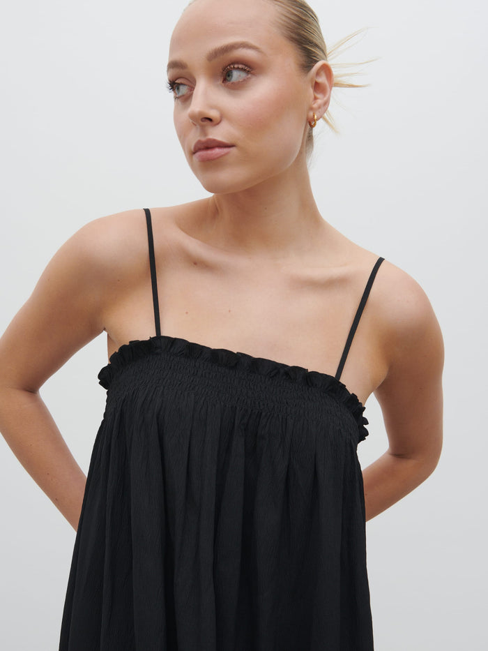 Noor Is 5'8.5" & Wears Size UK 8|Ada Maxi Dress - Black