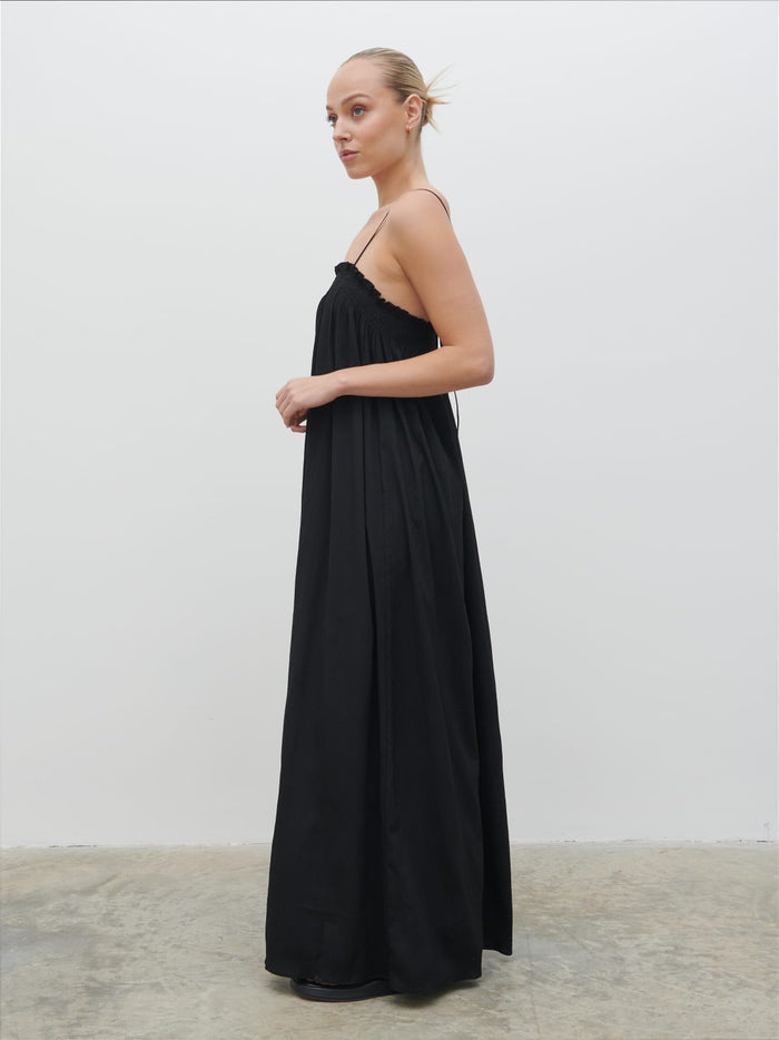 Noor Is 5'8.5" & Wears Size UK 8|Ada Maxi Dress - Black