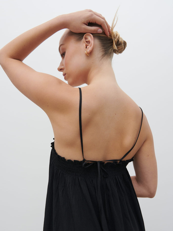 Noor Is 5'8.5" & Wears Size UK 8|Ada Maxi Dress - Black