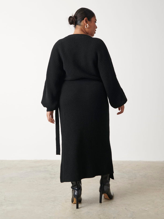 Kaffya Is 5'7" & Wears Size UK L|Aidan Cosy Wrap Dress Curve - Black