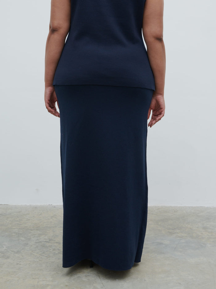 Souki Is 5'8" & Wears Size UK XL|Alba Knit Maxi Skirt Curve - Navy