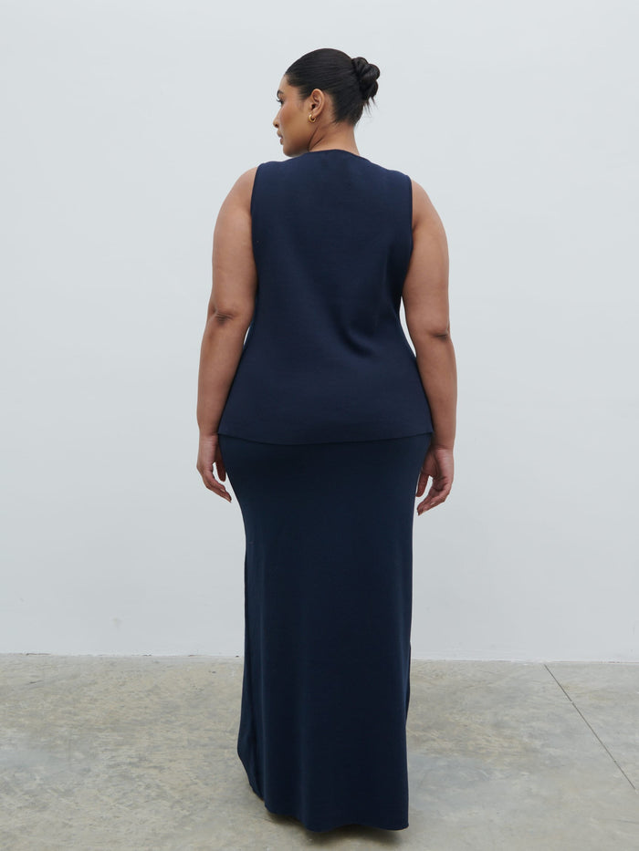 Souki Is 5'8" & Wears Size UK XL|Alba Knit Maxi Skirt Curve - Navy