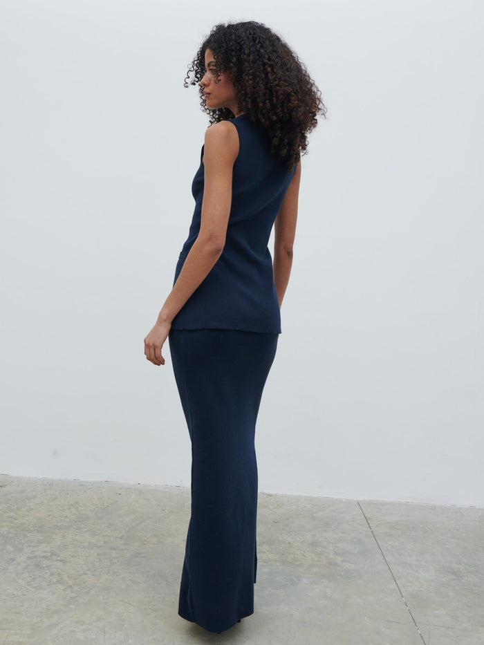 Graziela Is 5'9.5" & Wears Size UK S|Alba Knit Waistcoat - Navy