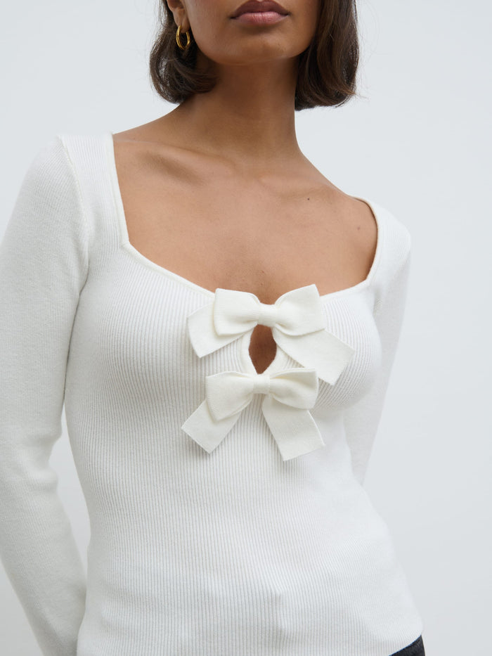 Nayha Is 5'9.5" & Wears Size UK S|Annabeth Bow Knit Top - Cream