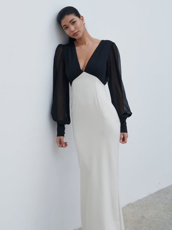 Bianca Is 5'9" & Wears Size UK 8|Ayla Contrast Maxi Dress - Black and White