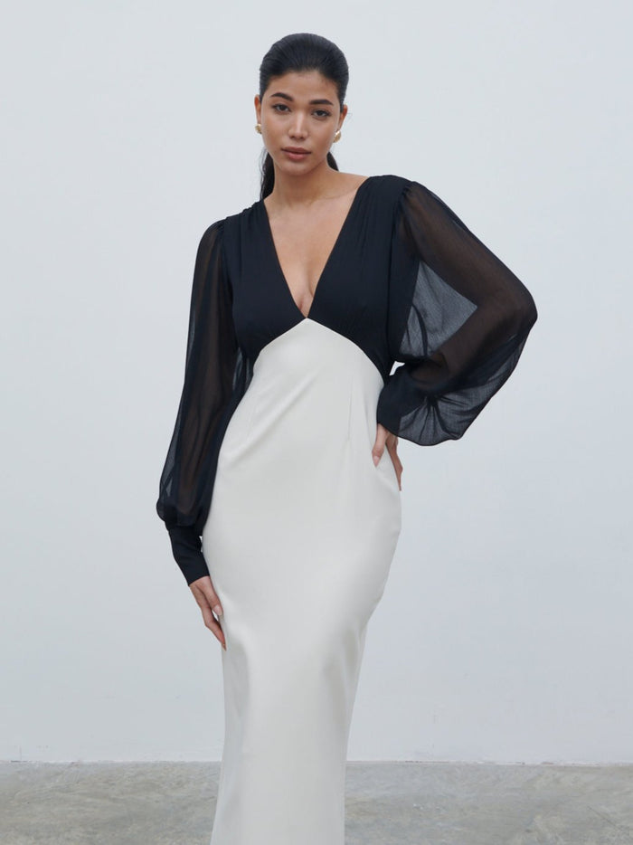 Bianca Is 5'9" & Wears Size UK 8|Ayla Contrast Maxi Dress - Black and White