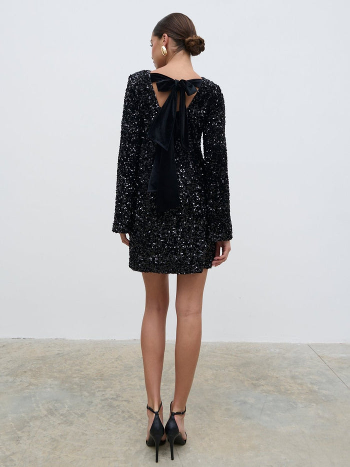 Elissa Is 5'8.5" & Wears Size UK 8|Bow Sequin Shift Dress - Black