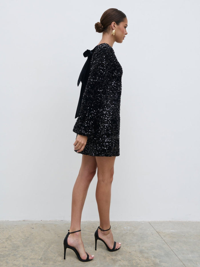 Elissa Is 5'8.5" & Wears Size UK 8|Bow Sequin Shift Dress - Black