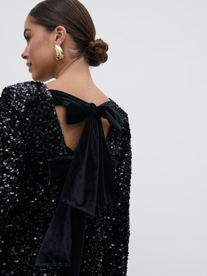 Elissa Is 5'8.5" & Wears Size UK 8|Bow Sequin Shift Dress - Black