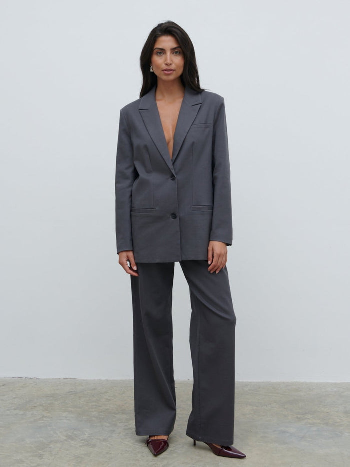 Lygia Is 5'9" & Wears Size UK 8|Brady Oversized Boxy Blazer - Graphite Grey