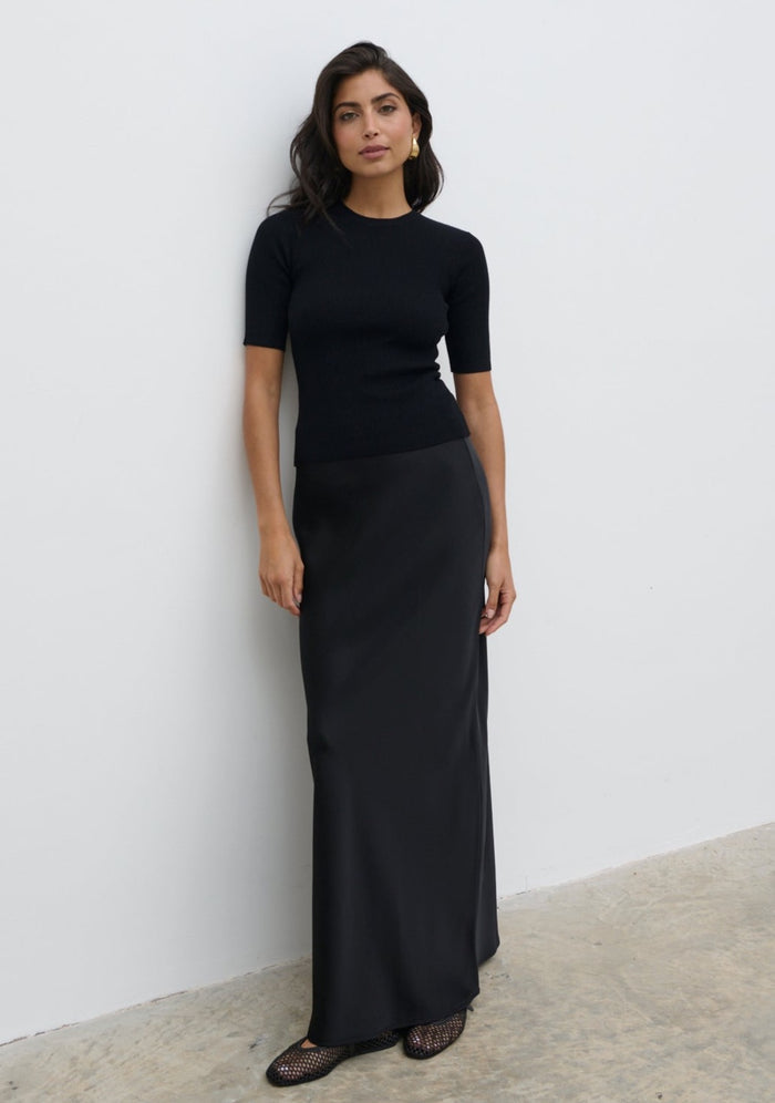 Lygia Is 5'9" & Wears Size UK 6|Breya Maxi Skirt - Black