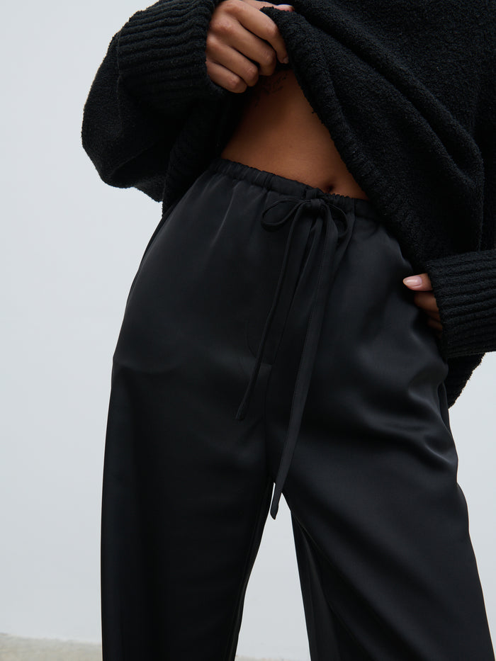 Elle Is 5'3" & Wears Size UK 8|Breya Satin Drawstring Trousers - Black