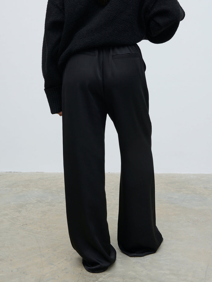 Elle Is 5'3" & Wears Size UK 8|Breya Satin Drawstring Trousers - Black