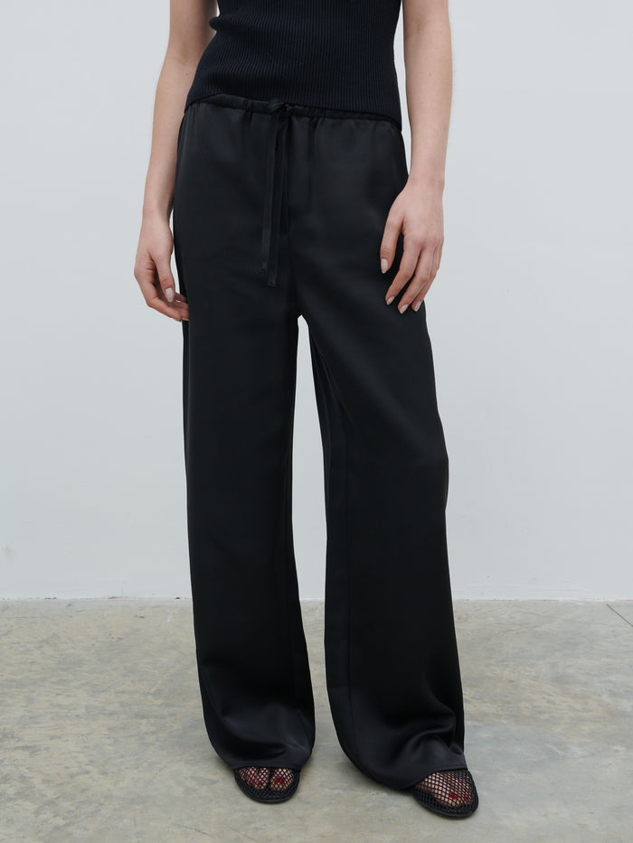 Lauren Is 5'7.5" & Wears Size UK 8|Breya Satin Drawstring Trousers - Black