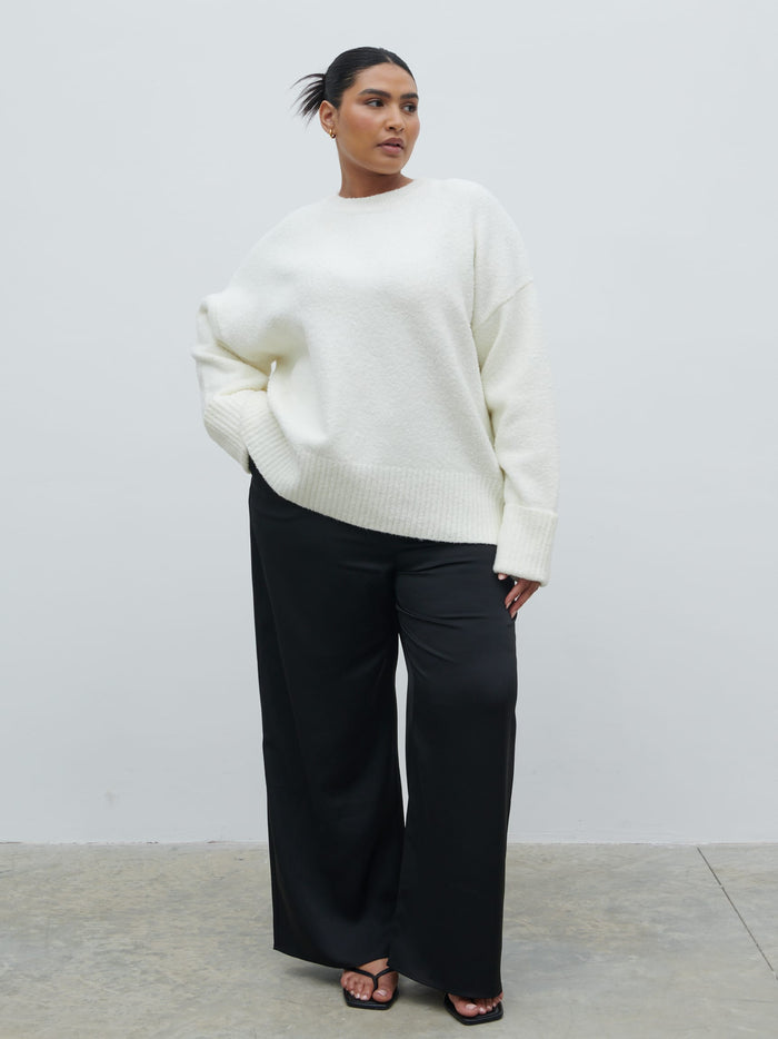 Souki Is 5'8" & Wears Size UK 18|Breya Satin Drawstring Trousers Curve - Black
