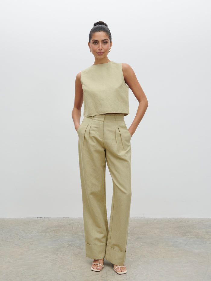 Lygia Is 5'9" & Wears Size UK 8|Bryony Linen Trousers - Olive
