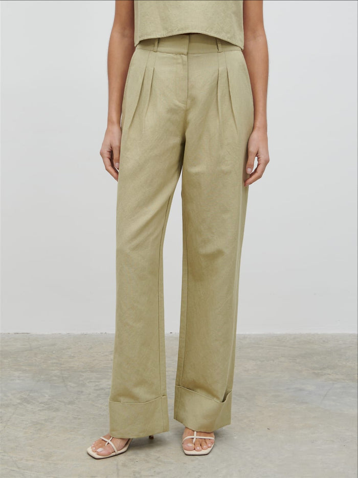Lygia Is 5'9" & Wears Size UK 8|Bryony Linen Trousers - Olive