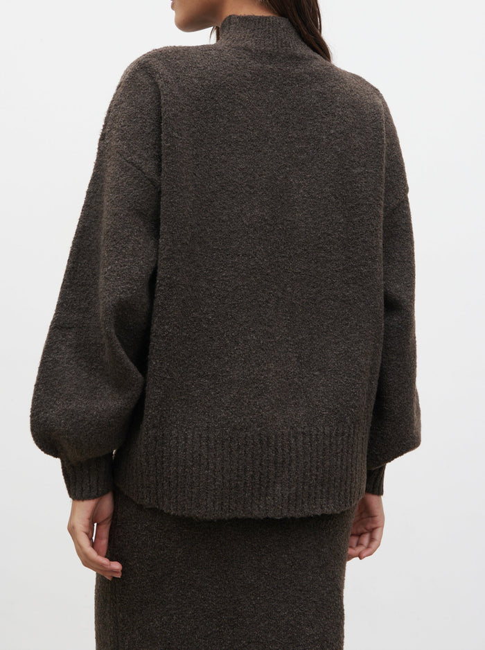 Lana is 5.9.5" & Wears Size UK S|Camille Balloon Sleeve Knit Jumper - Bark