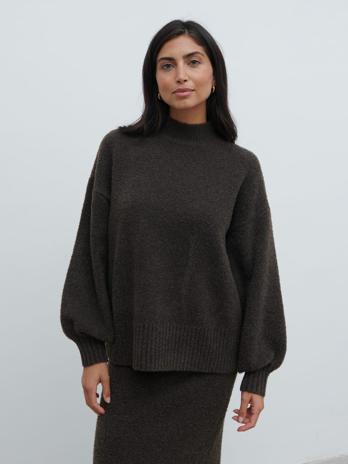 Lygia Is 5'9" & Wears Size UK S|Camille Balloon Sleeve Knit Jumper - Bark