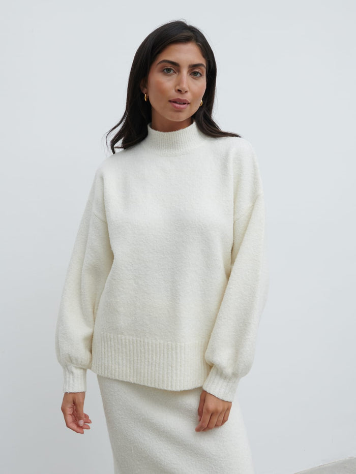 Lygia Is 5'9" & Wears Size UK S|Camille Balloon Sleeve Knit Jumper - Cream