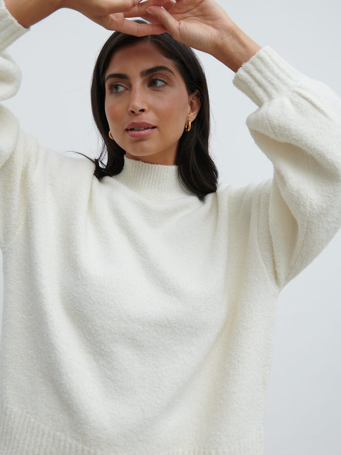Lygia Is 5'9" & Wears Size UK S|Camille Balloon Sleeve Knit Jumper - Cream