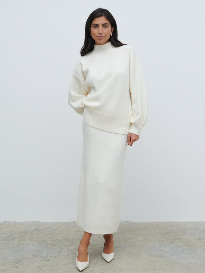 Lygia Is 5'9" & Wears Size UK S|Camille Midaxi Knit Skirt - Cream