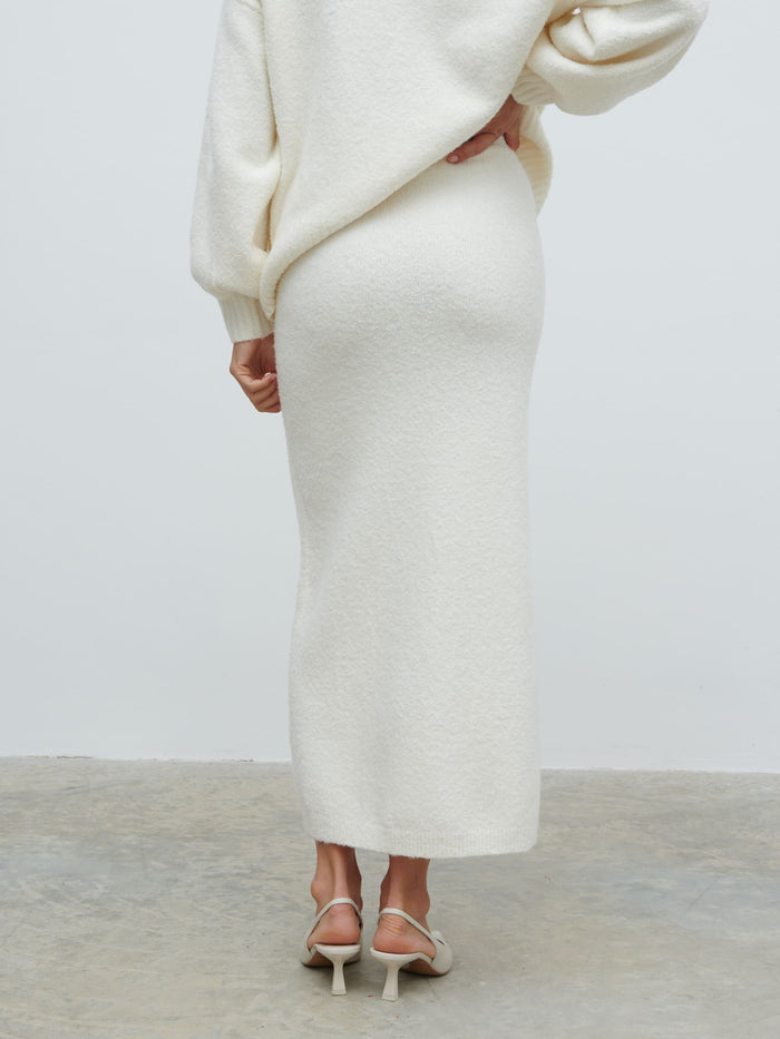 Lygia Is 5'9" & Wears Size UK S|Camille Midaxi Knit Skirt - Cream