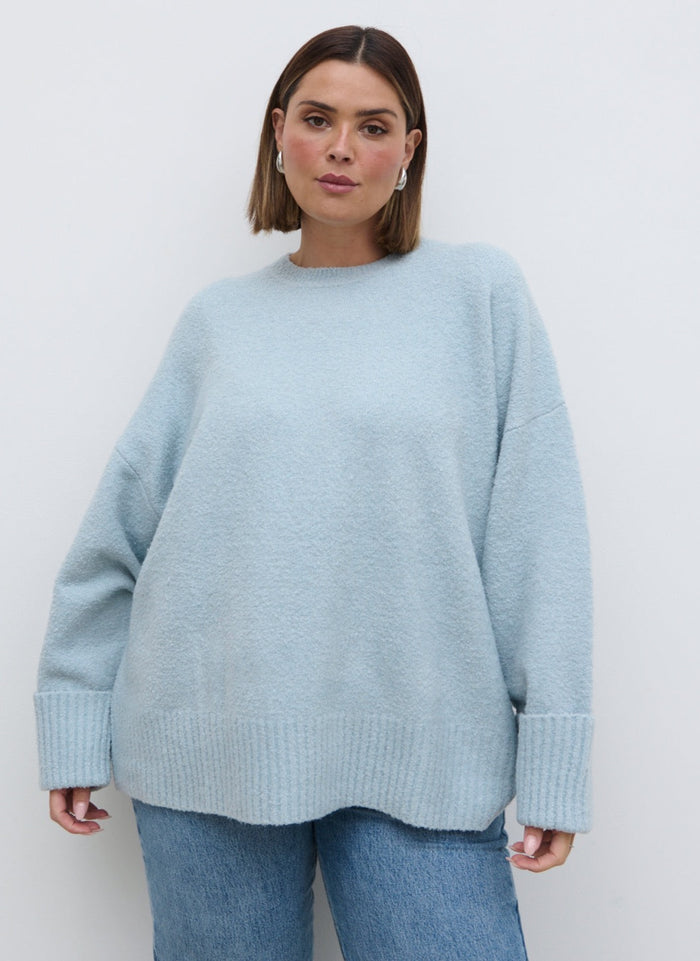 Rafaela Is 5'9" & Wears Size UK XL|Camille Oversized Borg Knit Jumper Curve - Pale Blue