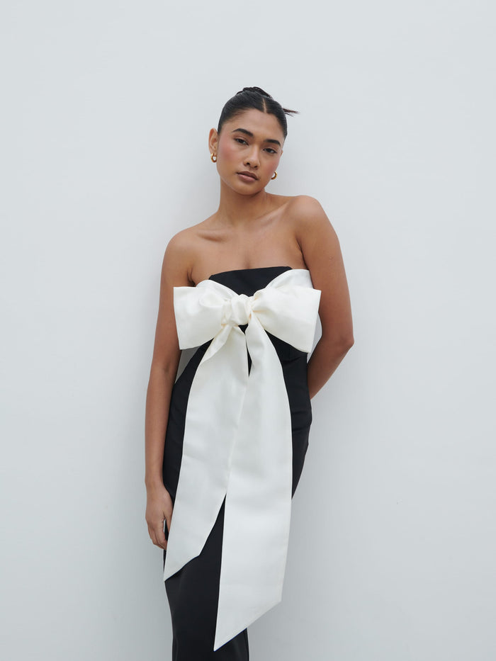 Candy Is 5'6" & Wears Size UK 8|Carena Extreme Bow Midaxi Dress - Black and Cream