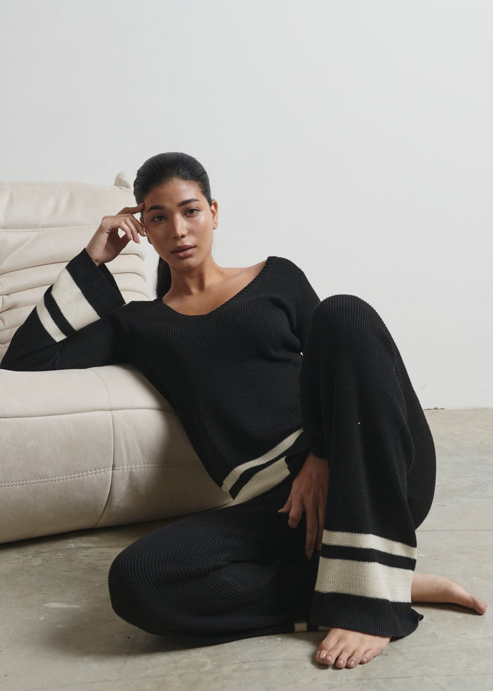 Bianca Is 5'9" & Wears Size UK XS|Cassie Contrast Knit Trousers - Black and Cream