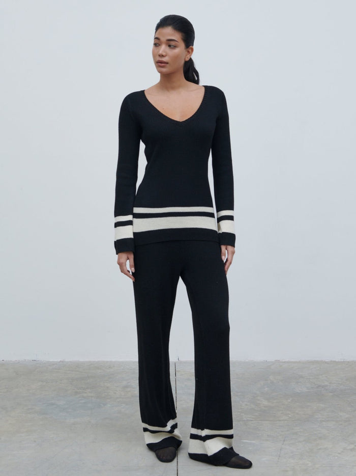 Bianca Is 5'9" & Wears Size UK XS|Cassie Contrast Knit Trousers - Black and Cream