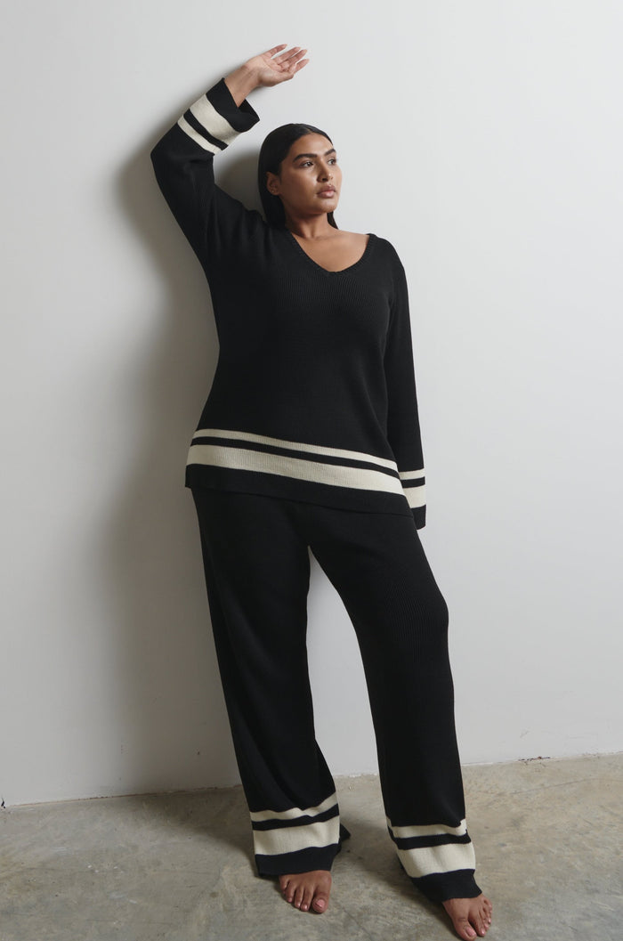 Souki Is 5'8" & Wears Size UK XL|Cassie Contrast Knit Trousers Curve - Black and Cream