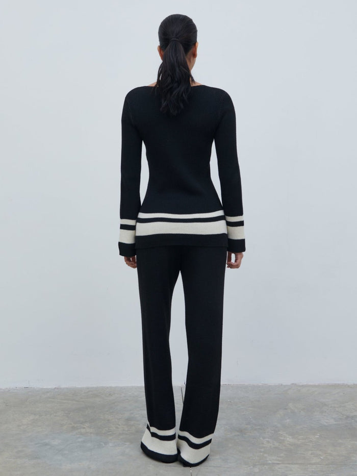 Bianca Is 5'9" & Wears Size UK XS|Cassie V Neck Contrast Knit Jumper - Black and Cream