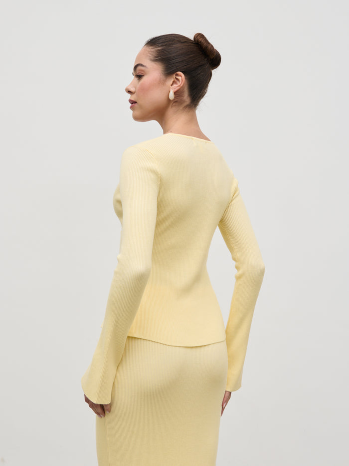 Elissa Is 5'8.5" & Wears Size UK S|Clemmie Rosette Knit Top - Pale Lemon