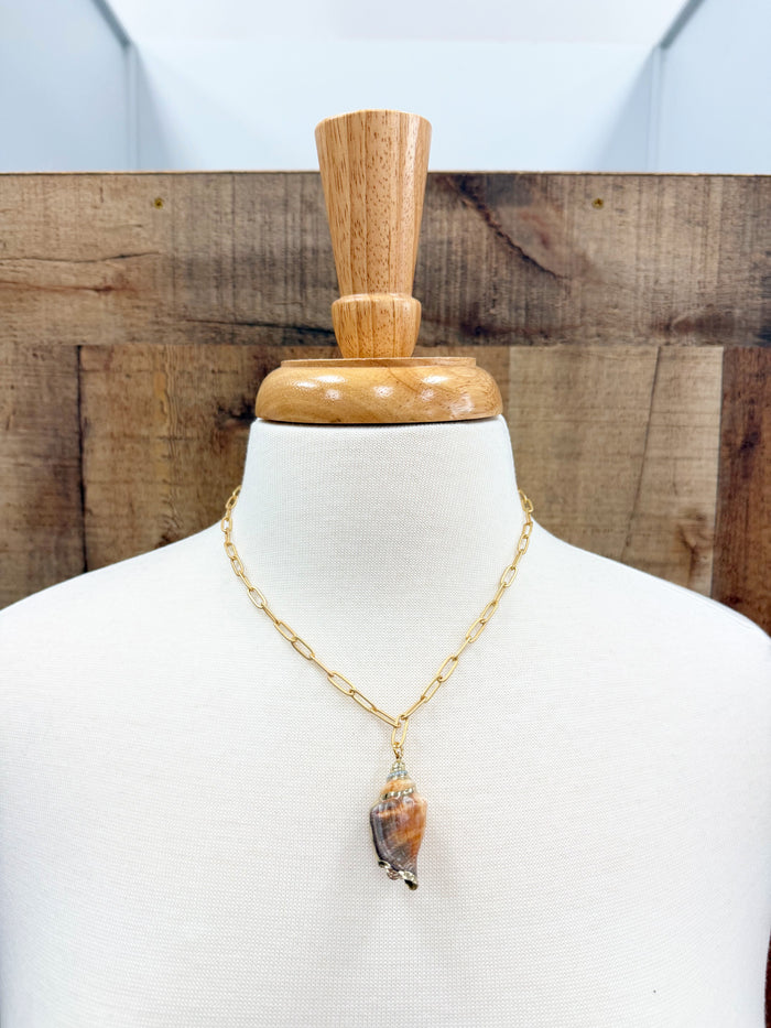 Virtue Conch Shell on 18” Large Paperclip Necklace