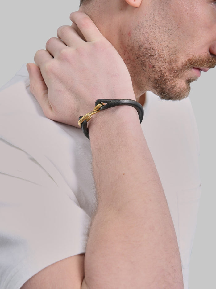 Deluxeware Leather Bracelet Black fit