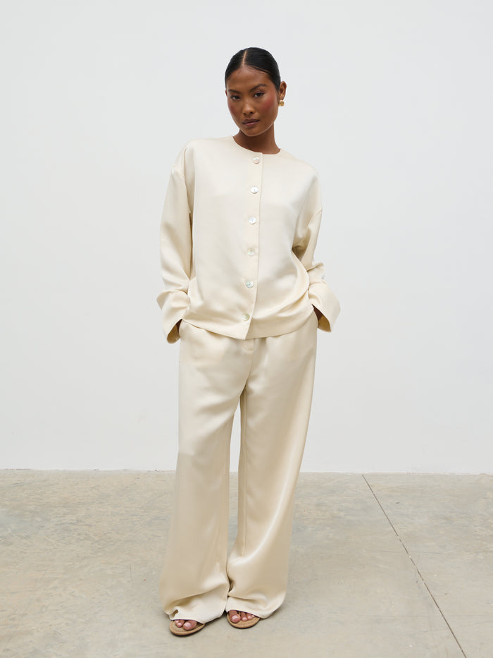 Elle Is 5'3" & Wears Size UK 6|Dua Satin Button Blouse - Oyster