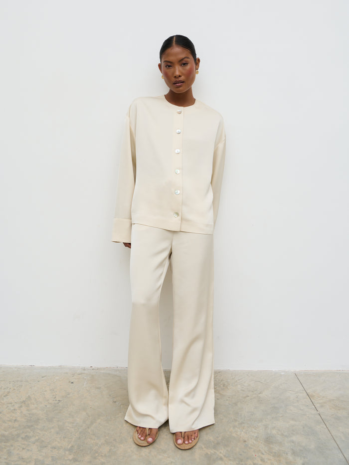 Elle Is 5'3" & Wears Size UK 6|Dua Satin Button Blouse - Oyster