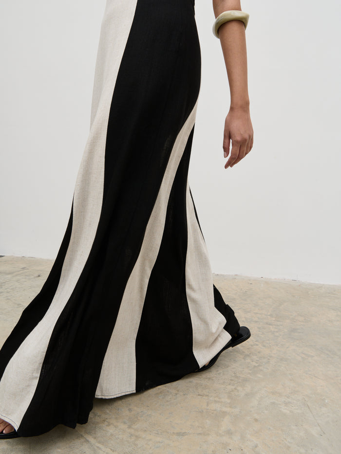 Candy Is 5'6" & Wears Size UK 8|Ella Square Neck Contrast Maxi Dress - Natural and Black
