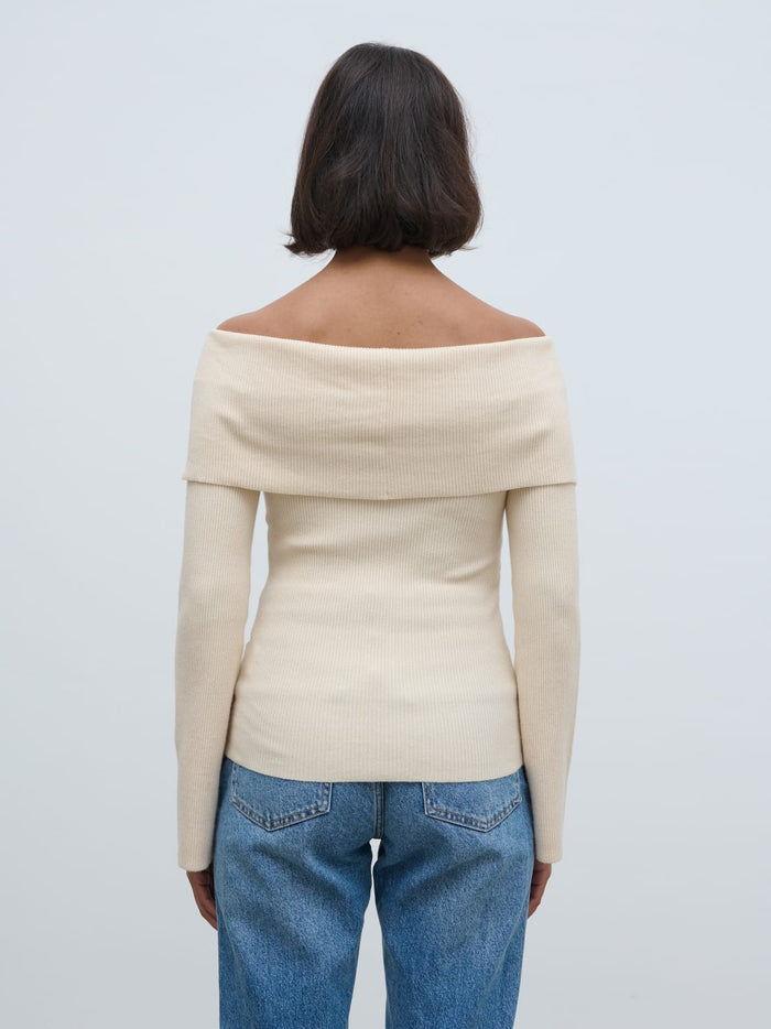 Nayha Is 5'9.5" & Wears Size UK S|Elora Bardot Button Front Knit Top - Oatmeal
