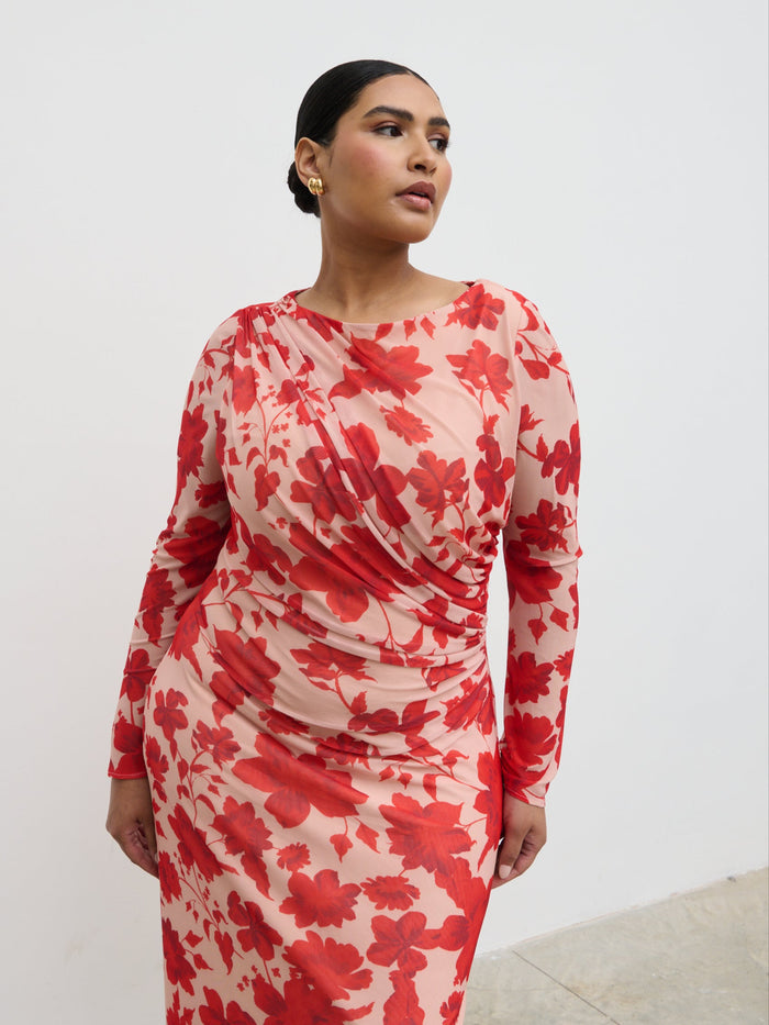 Souki Is 5'8" & Wears Size UK 18|Ethel Long Sleeve Jersey Midaxi Dress Curve - Red Floral