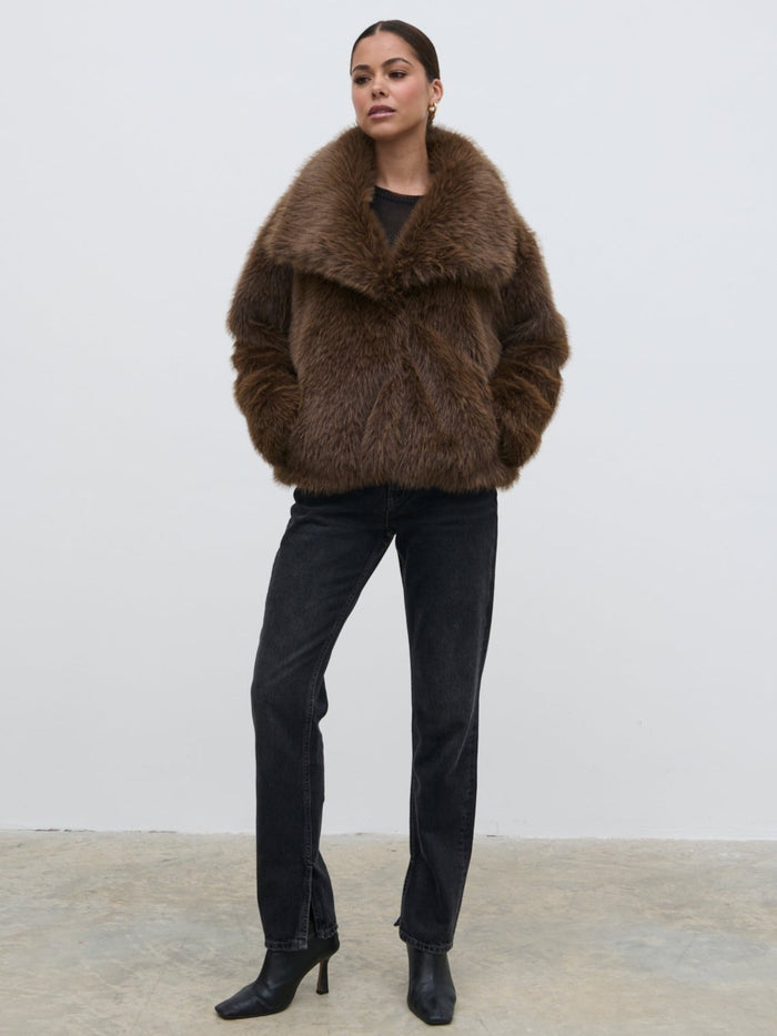 Elissa Is 5'8.5" & Wears Size UK S|Ettalie Short Faux Fur Coat - Brown