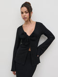 Elissa Is 5'8.5" & Wears Size UK 8|Evalina Crinkle Corsage Detail Top - Black