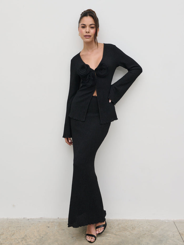 Elissa Is 5'8.5" & Wears Size UK 8|Evalina Crinkle Corsage Detail Top - Black