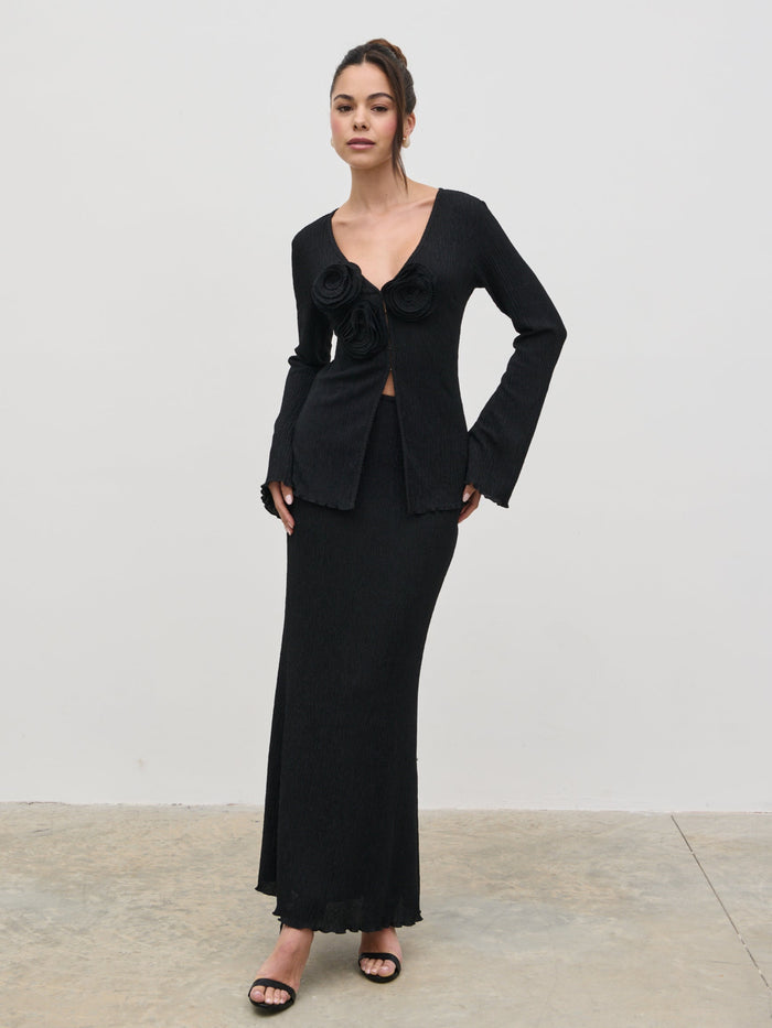 Elissa Is 5'8.5" & Wears Size UK 8|Evalina Crinkle Corsage Detail Top - Black