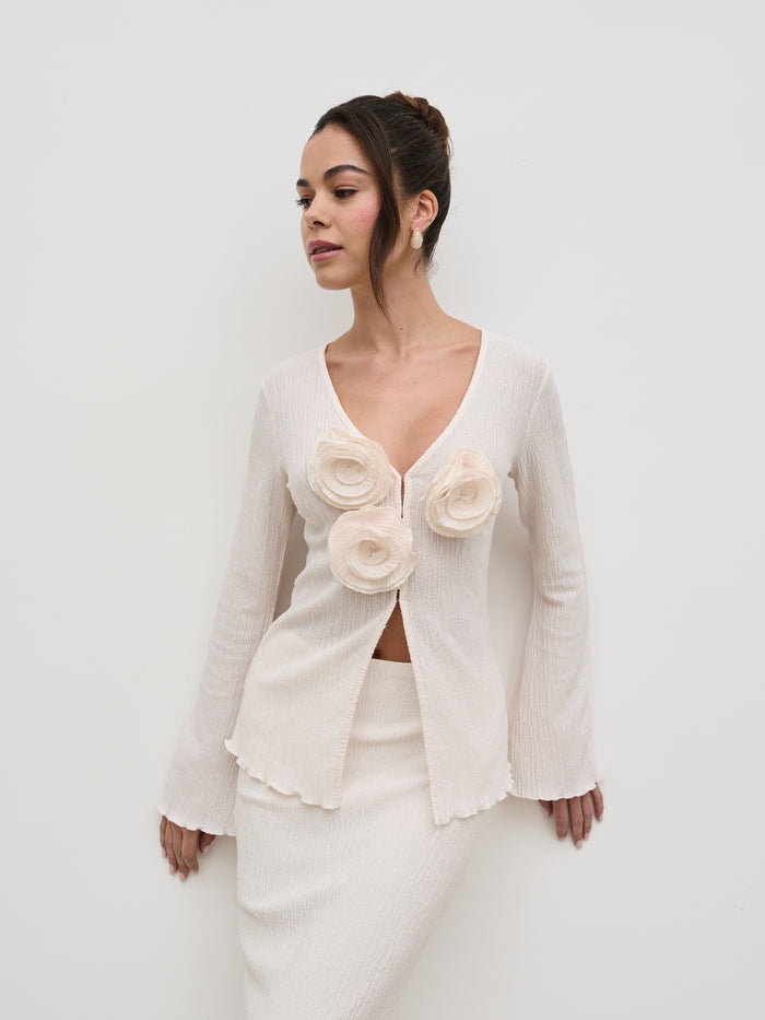 Elissa Is 5'8.5" & Wears Size UK 8|Evalina Crinkle Corsage Detail Top - Cream