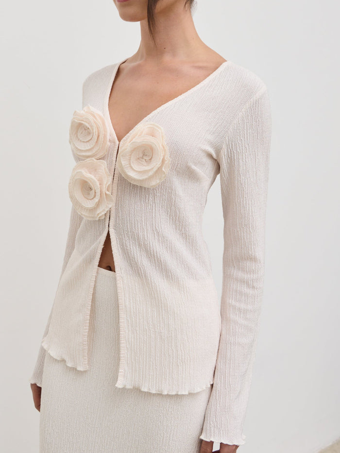 Elissa Is 5'8.5" & Wears Size UK 8|Evalina Crinkle Corsage Detail Top - Cream