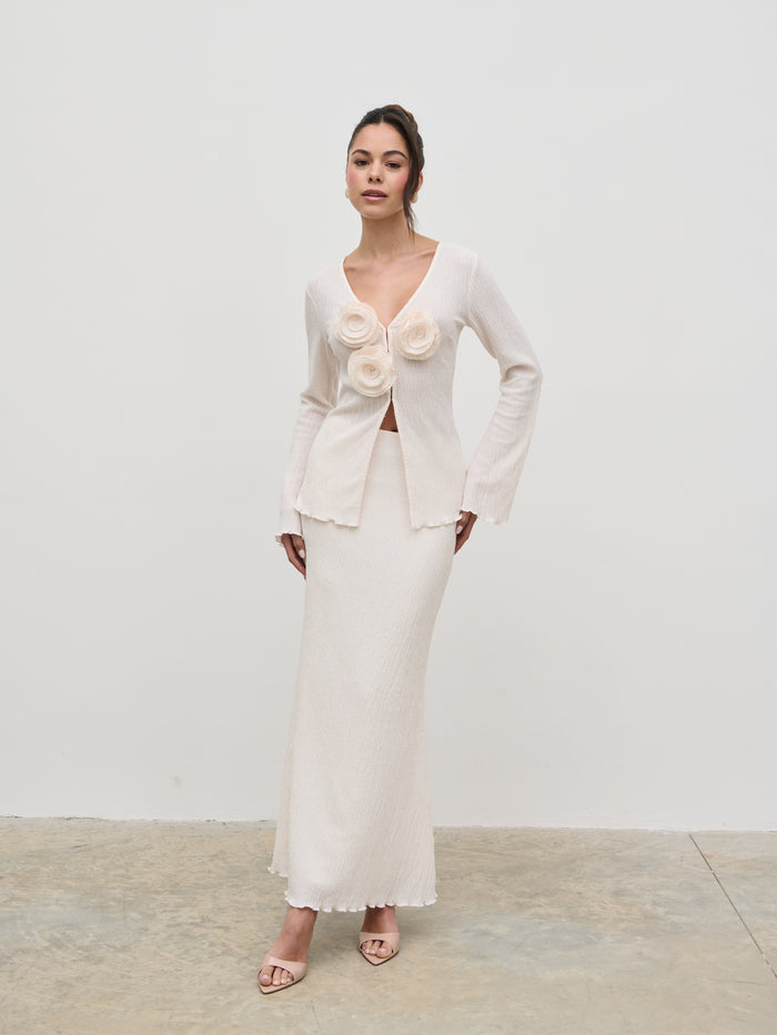 Elissa Is 5'8.5" & Wears Size UK 8|Evalina Crinkle Corsage Detail Top - Cream